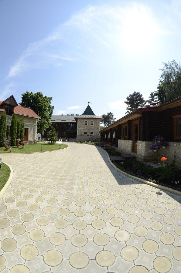 Curtea Boierului Hotel Peresecina ภายนอก รูปภาพ