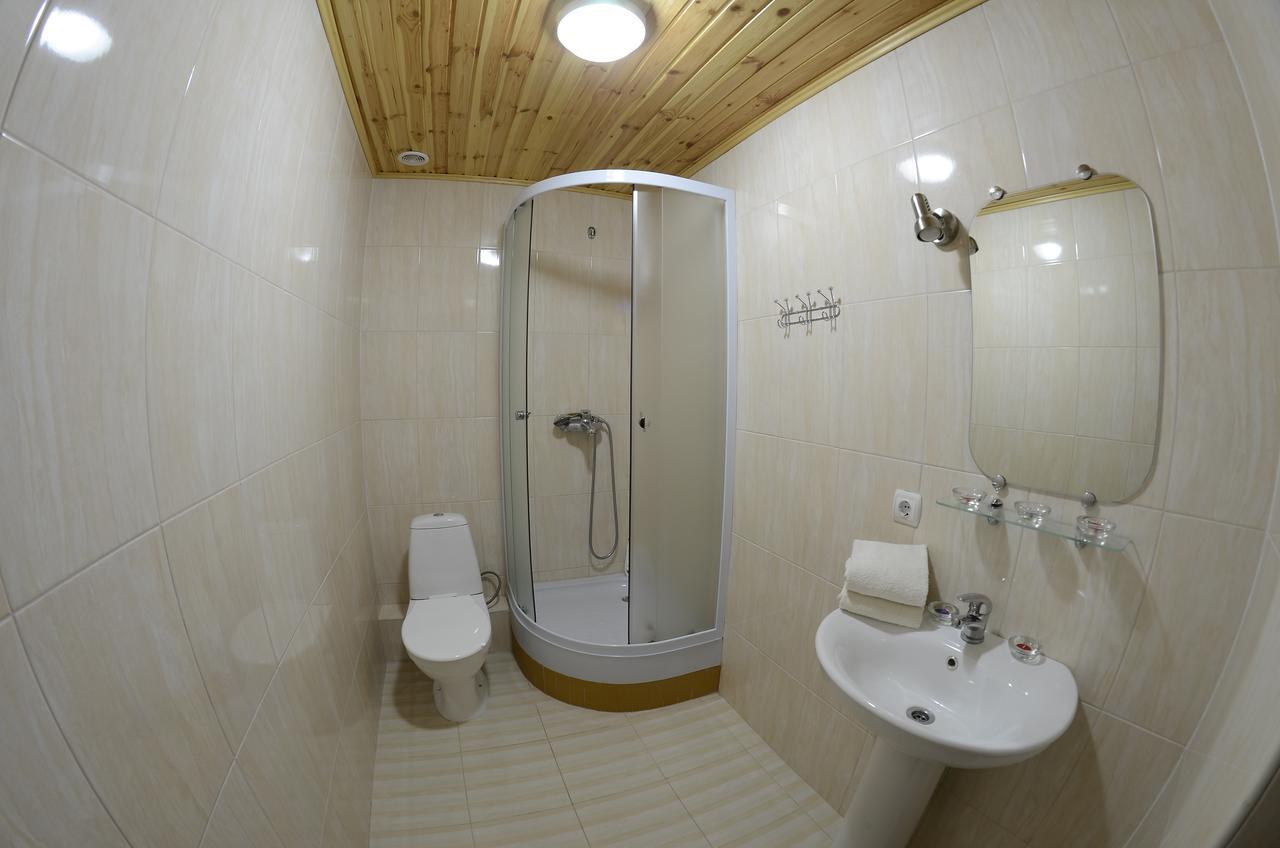 Curtea Boierului Hotel Peresecina ภายนอก รูปภาพ